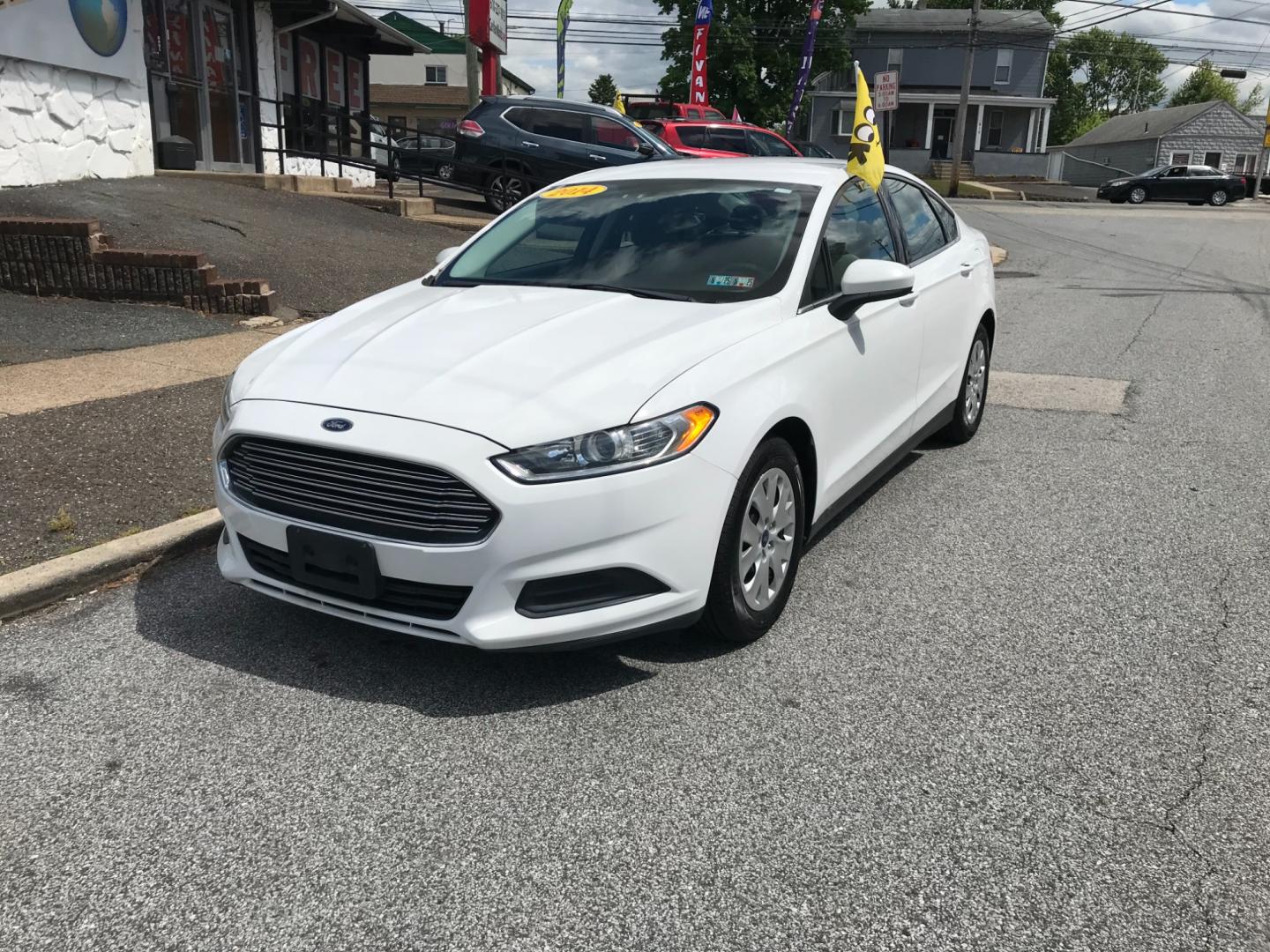 2014 White /Black Ford Fusion S (3FA6P0G74ER) with an 2.5 V4 engine, Automatic transmission, located at 577 Chester Pike, Prospect Park, PA, 19076, (610) 237-1015, 39.886154, -75.302338 - Photo#2